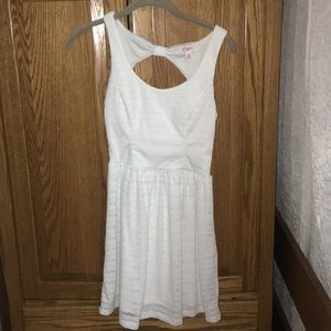 white bow dress